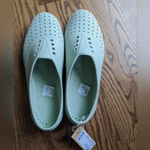 Women's native shoes size 8